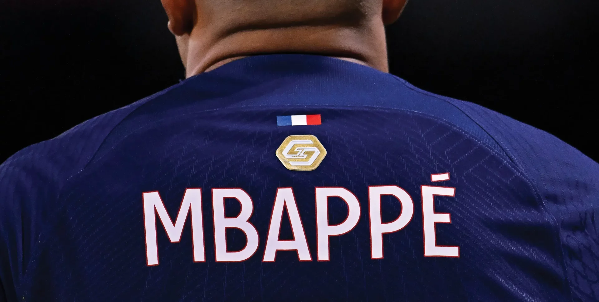 mornet landa - LFP LIGUE 1 S1 MBappé vu de dos